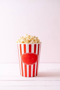 Kovada Patlamış Mısır Filmi