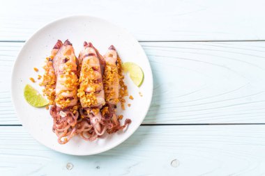 sarımsaklı kızarmış kalamar