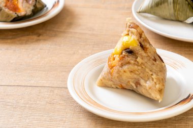  yapışkan pirinç hamur tatlısı