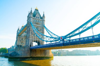 Londra 'daki kule köprüsü