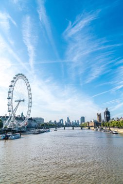 Londra 'daki Büyük Ben ve Westminster Köprüsü.