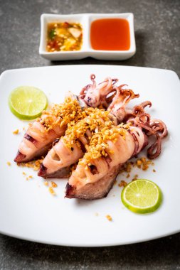 sarımsaklı kızarmış kalamar