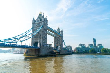 Londra 'daki kule köprüsü