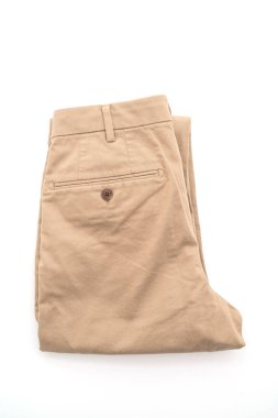 biege pantolonu beyaz arkaplanda