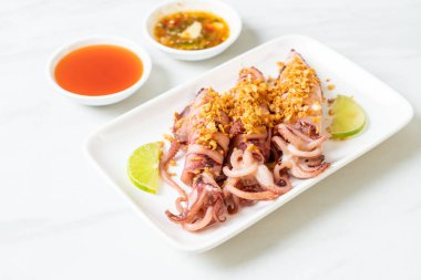 sarımsaklı kızarmış kalamar