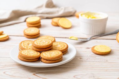 tereyağı krema ile çerezleri