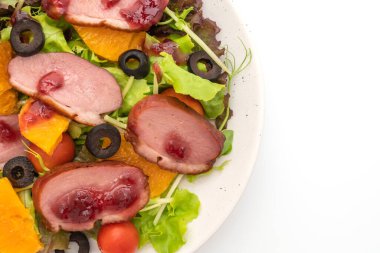 Izgara ördek göğsü sebze salatası ile