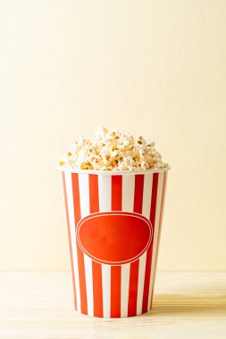 Kovada Patlamış Mısır Filmi