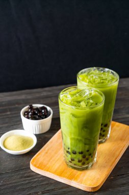 kabarcık ile yeşil çay latte