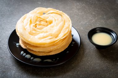 Kızarmış gevrek roti hamur