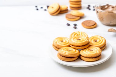 kahve kremalı kurabiyeler