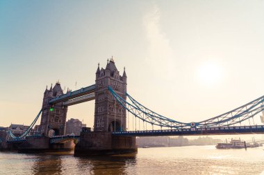 Londra 'daki kule köprüsü