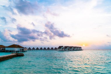 Plaj ile güzel tropikal Maldivler tatil oteli ve ada