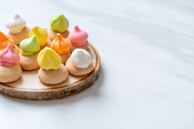 renkli şeker ile bisküvi ekmek