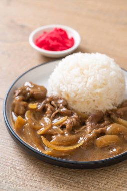 Dilimlenmiş Körili Pirinç