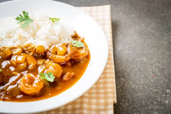 Pirinç Köri soslu karides