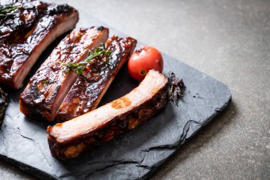 Izgara Barbekü kaburga domuz