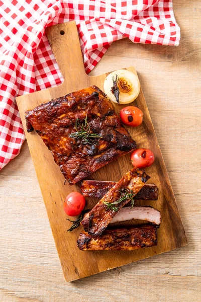 Barbacoa a la parrilla costillas cerdo — Foto de Stock