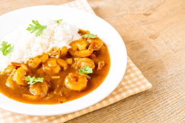 Pirinç Köri soslu karides