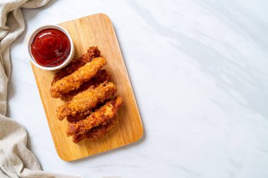 Kızarmış tavuk çubuğu