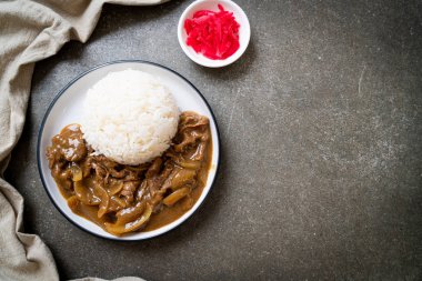 Dilimlenmiş Körili Pirinç