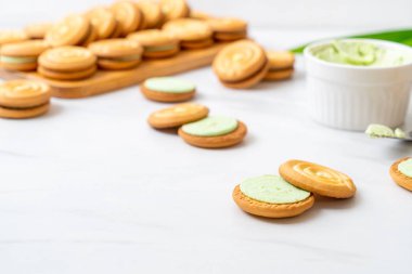 pandan kremalı kurabiyeler