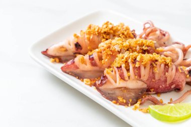 sarımsaklı kızarmış kalamar