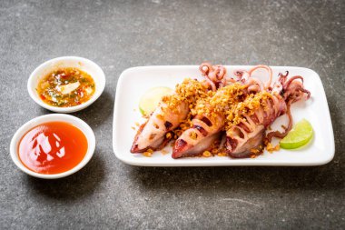 sarımsaklı kızarmış kalamar