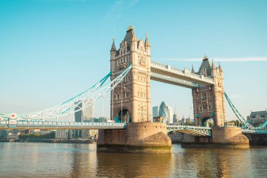 Londra 'daki kule köprüsü