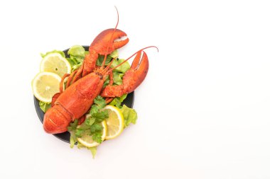 taze Haşlanmış istakoz sebze ve limon ile