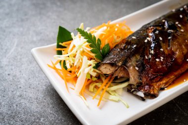 Teriyaki soslu ızgara Saba balık biftek