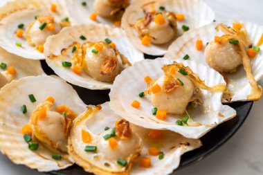 tereyağı ile ızgara tarak shell