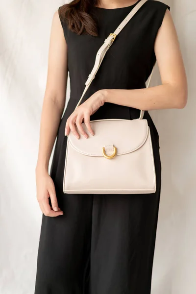 woman leather fashion bag