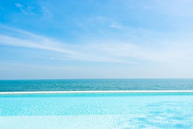 Okyanus zeminli boş yüzme havuzu