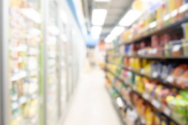 Mini sanat ve süpermarkette soyut bulanık raf 