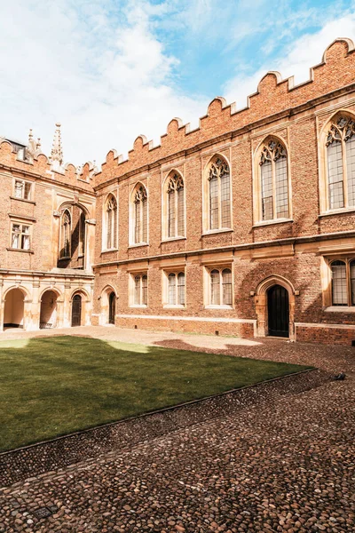 ケンブリッジの美しい建築セントジョンズカレッジ — ストック写真