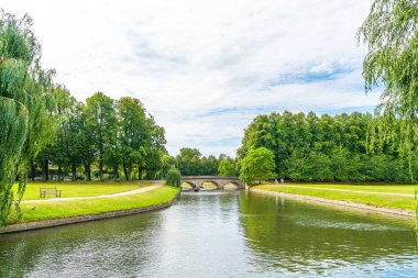 Cambridge'de Cam Nehri üzerindeki köprü