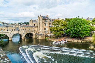 Görünüm pulteney Köprüsü river avon Bath, İngiltere