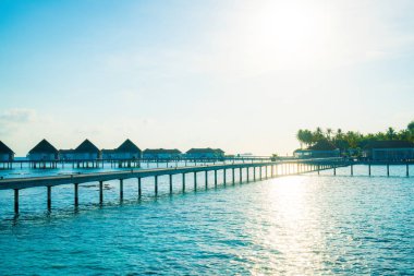 Plaj ile güzel tropikal Maldivler tatil oteli ve ada