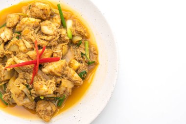 köri tozu ile kızartılmış Yengeç