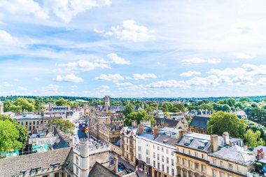 Oxford, Uk - 29 Ağustos 2019: High angle view of High Street 