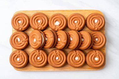 kremalı çikolatalı kurabiye