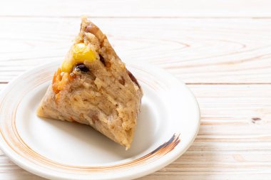  yapışkan pirinç hamur tatlısı