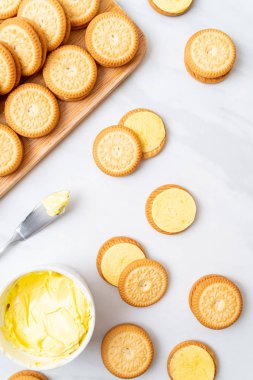 tereyağı krema ile çerezleri