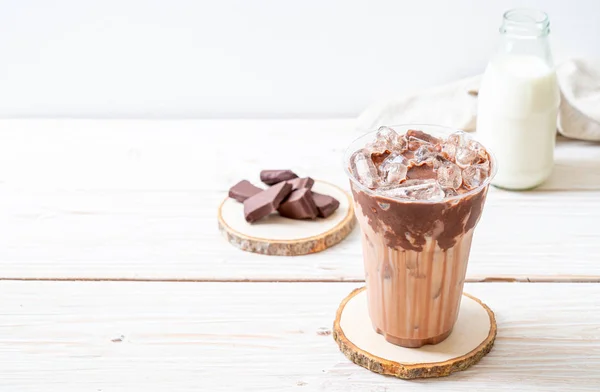 Minuman milkshake coklat dingin. — Stok Foto
