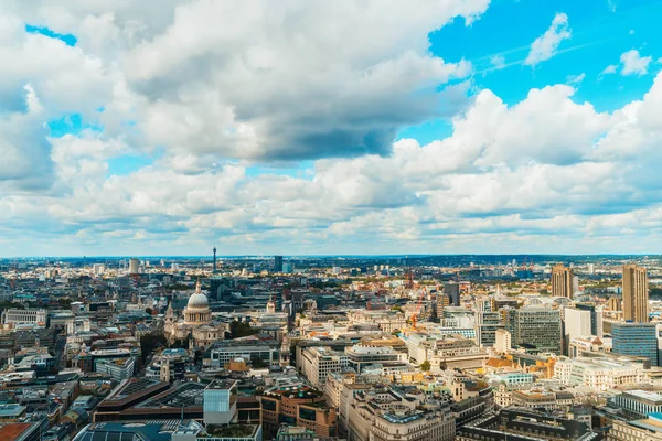 Vista aérea de Londres con el río Támesis — Foto de Stock