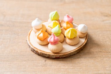 renkli şeker ile bisküvi ekmek