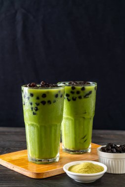 kabarcık ile yeşil çay latte