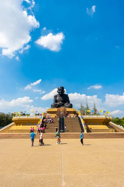 Hua-Hin, TAILANDIA 17 DIC 2019: Estatua de Luang Pu Thuat en Wat Huay — Foto de Stock