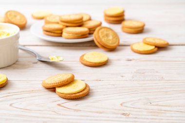 tereyağı krema ile çerezleri